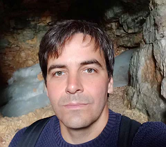 Andr&aacute;s B&aacute;lint