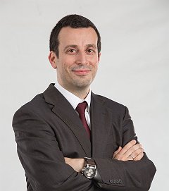 Eray T&uuml;z&uuml;n